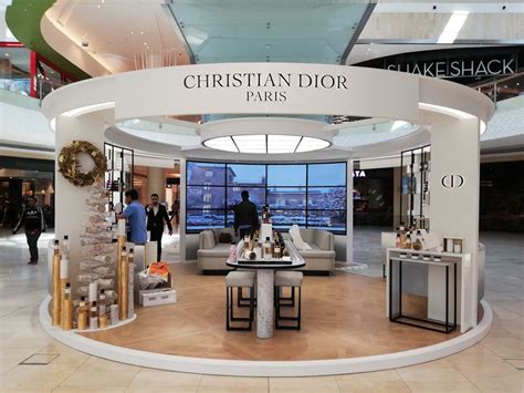 dior iguatemi|Dior opens fragrance retail installation in LA.